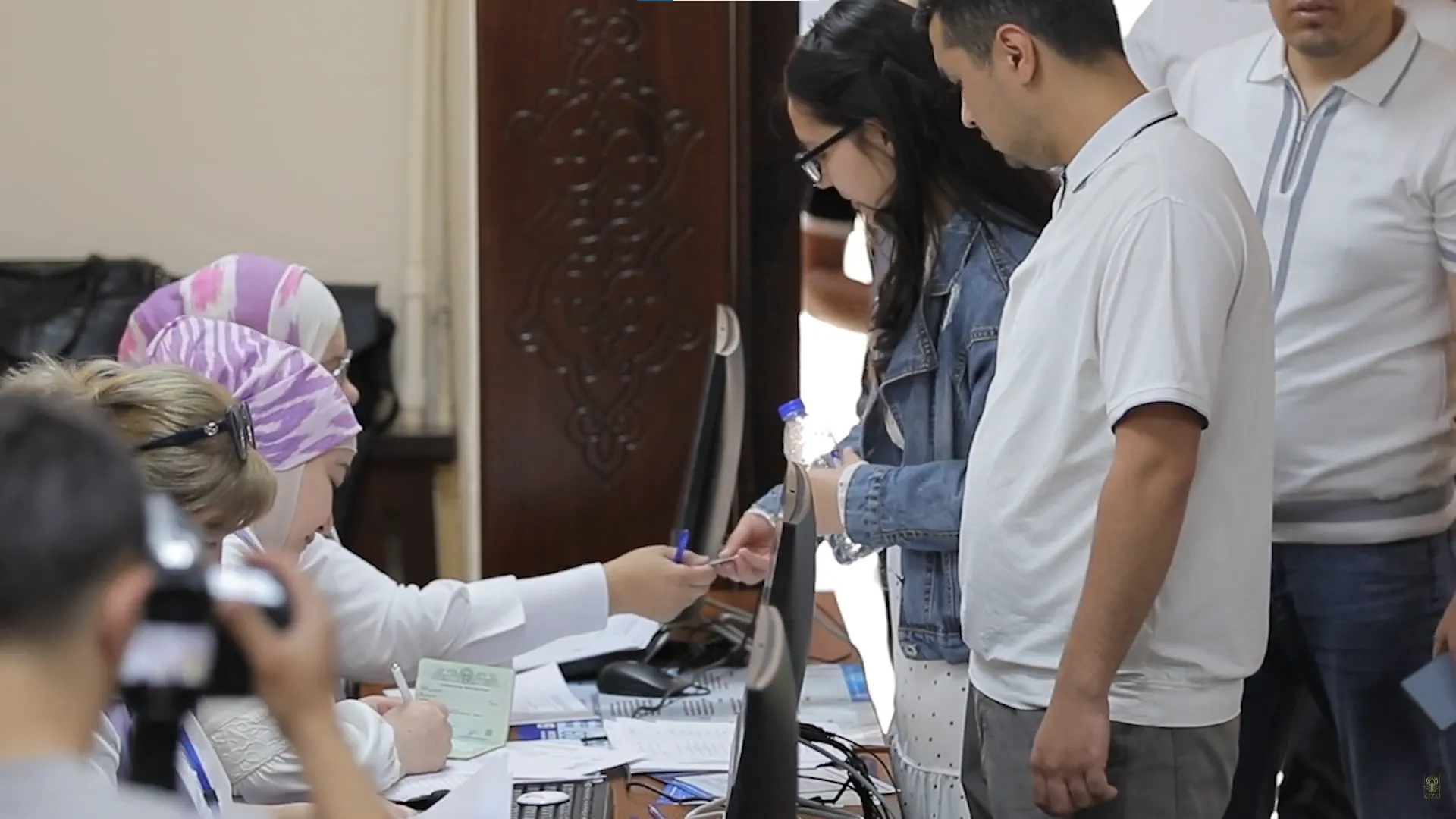 O‘zbekiston xalqaro islom akademiyasida o‘tkazilayotgan referendum tadbirlaridan sharhsiz lavha