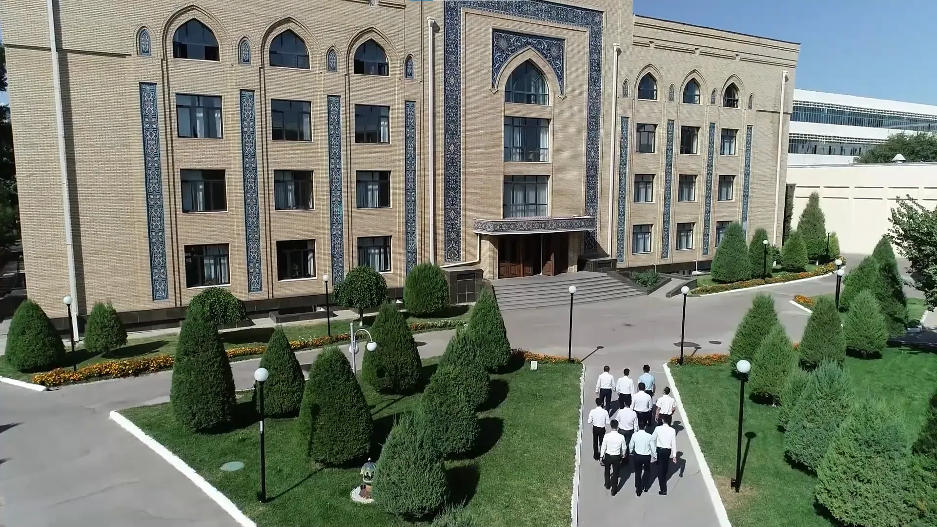 Международная исламская академия Узбекистана – учебное заведение просвещения и  светлого будущего молодёжи